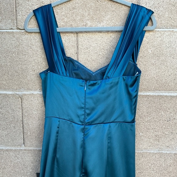 NWT Lulu’s Stunning Arrival Dark Teal Satin Off-The-Shoulder Maxi Dress Medium - Picture 7 of 11